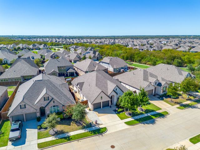 3917 Redbud Drive, Aubrey, TX 76227
