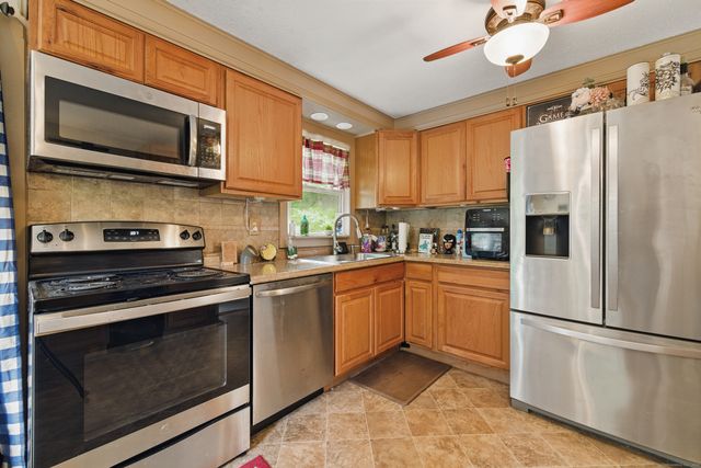 23 Fenwick Court, Groton, CT 06355