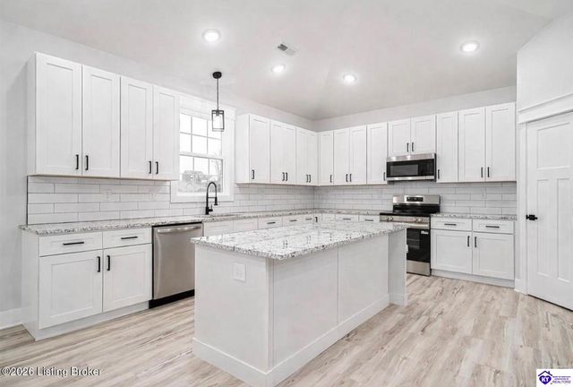 107 Blatina Drive, Vine Grove, KY 40175