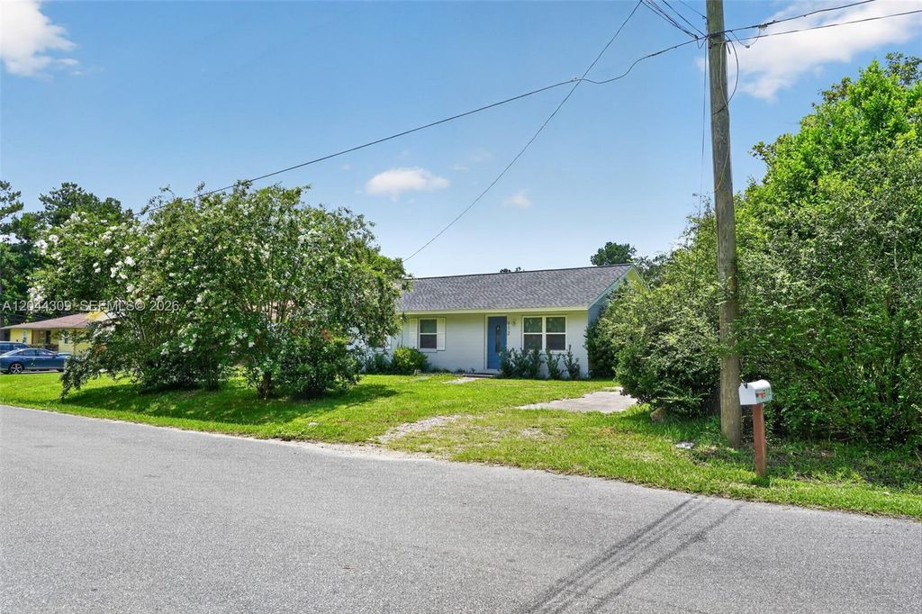 Image 12 of property listing at 912 SW 3rd St, Other City - In The State Of Florida, FL 32333
