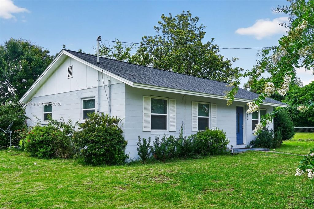 Image 13 of property listing at 912 SW 3rd St, Other City - In The State Of Florida, FL 32333