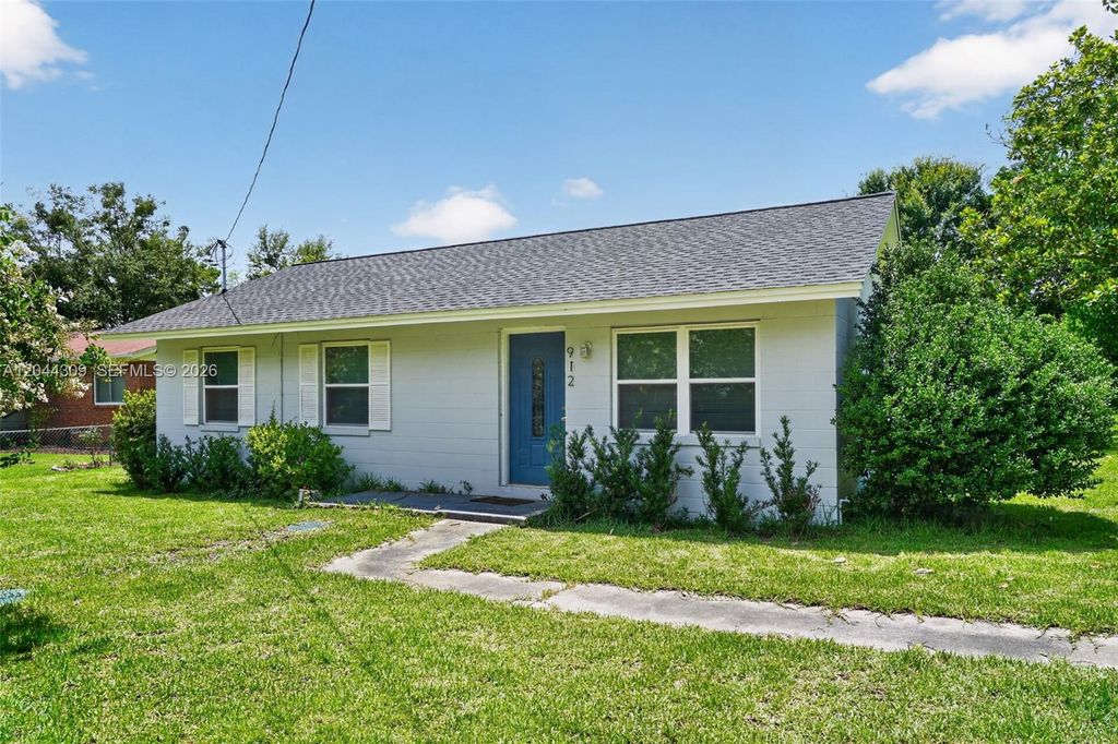 Image 2 of property listing at 912 SW 3rd St, Other City - In The State Of Florida, FL 32333