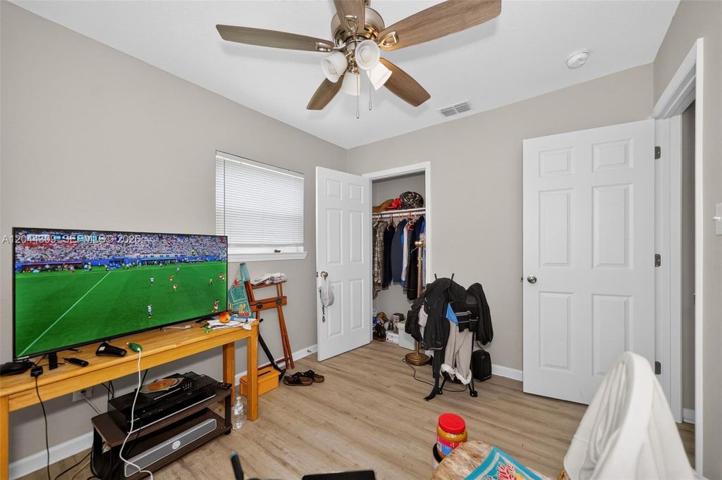 Image 27 of property listing at 912 SW 3rd St, Other City - In The State Of Florida, FL 32333
