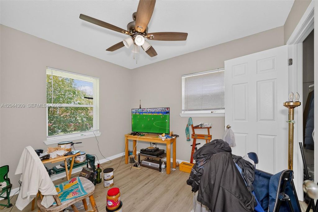 Image 30 of property listing at 912 SW 3rd St, Other City - In The State Of Florida, FL 32333