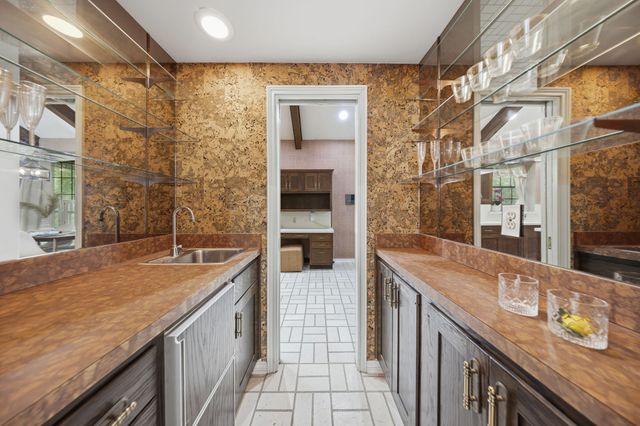 6522 Mccommas Boulevard, Dallas, TX 75214