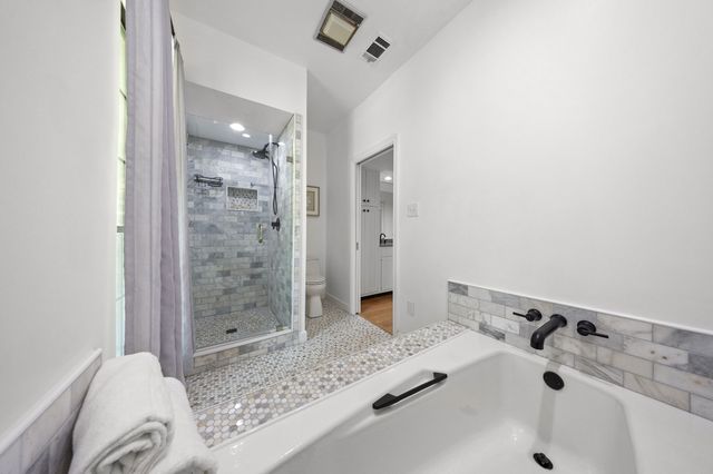 6522 Mccommas Boulevard, Dallas, TX 75214