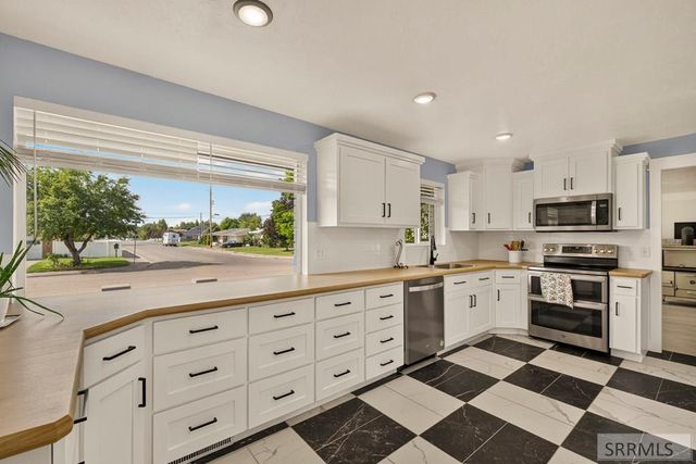1009 Mojave Street, Idaho Falls, ID 83404