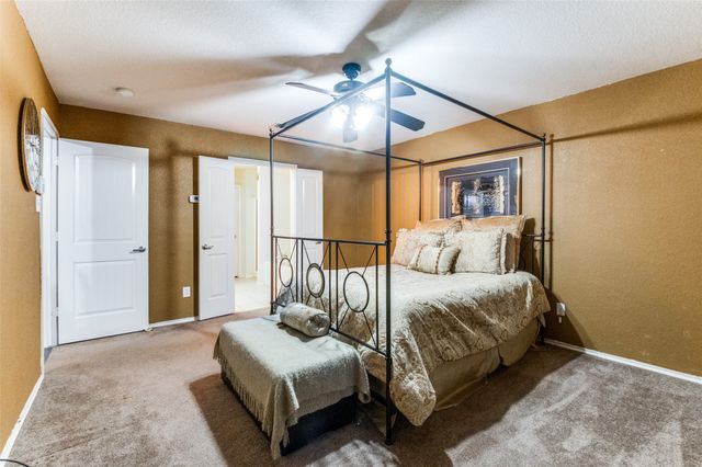 838 Smokey Oak Street, Lancaster, TX 75146