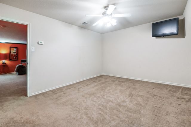838 Smokey Oak Street, Lancaster, TX 75146