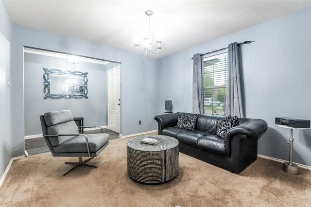 838 Smokey Oak Street, Lancaster, TX 75146