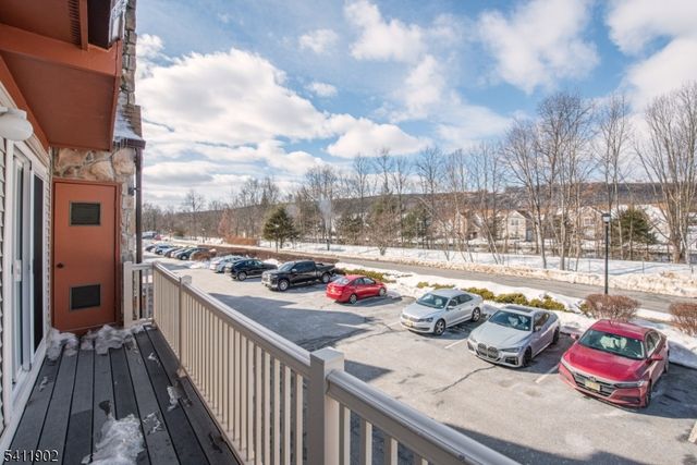 56 Woods Edge Dr, Roxbury Twp., NJ 07876