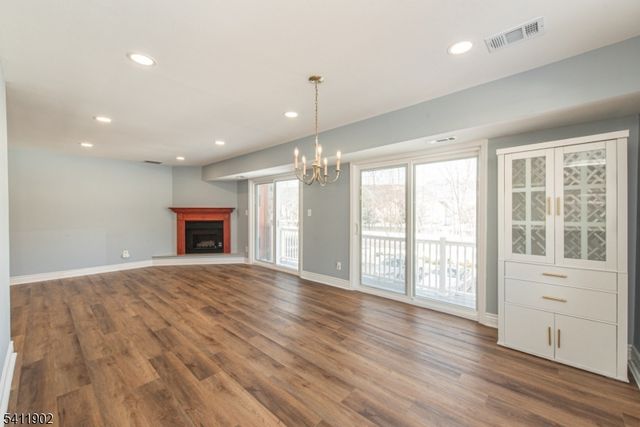 56 Woods Edge Dr, Roxbury Twp., NJ 07876