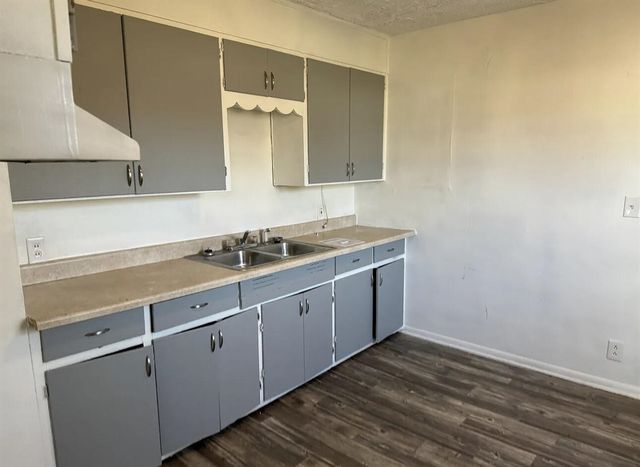 505 W Ruth Avenue, Flint, MI 48505