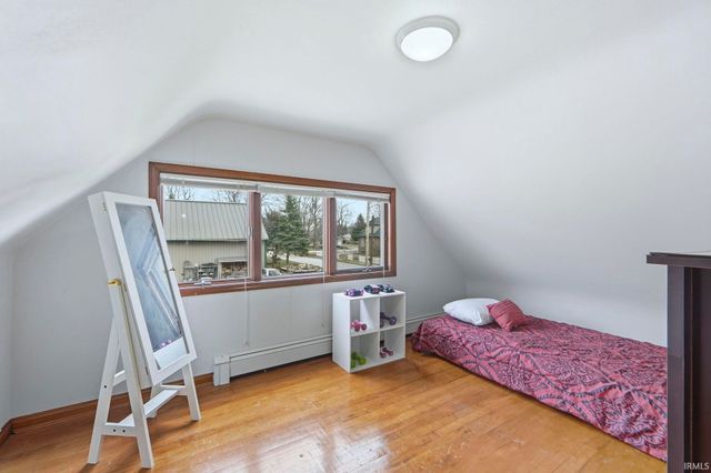 22205 Maple Lane, Woodburn, IN 46797