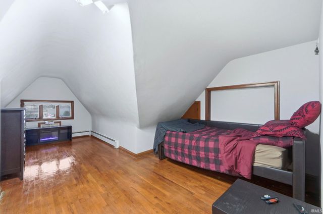 22205 Maple Lane, Woodburn, IN 46797