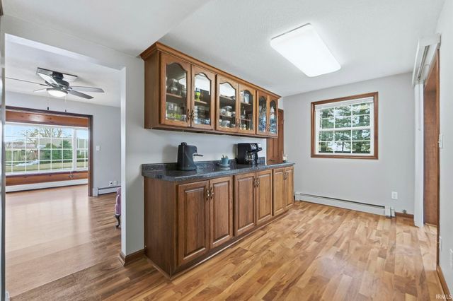 22205 Maple Lane, Woodburn, IN 46797