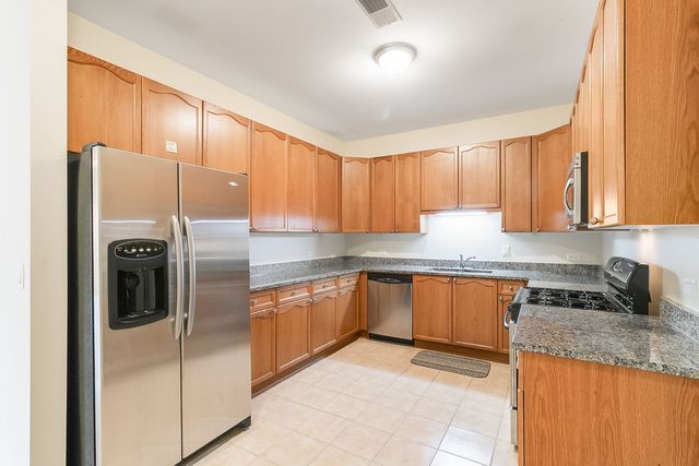 5100 W 96TH Street 442, Oak Lawn, IL 60453