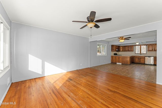 7 Bridle Path, Colonie, NY 12205