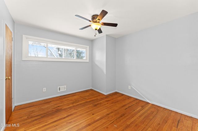 7 Bridle Path, Colonie, NY 12205