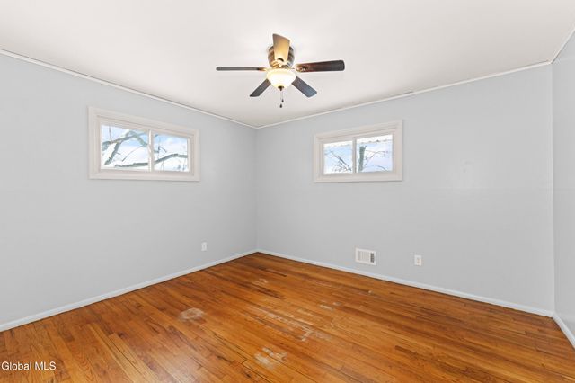 7 Bridle Path, Colonie, NY 12205