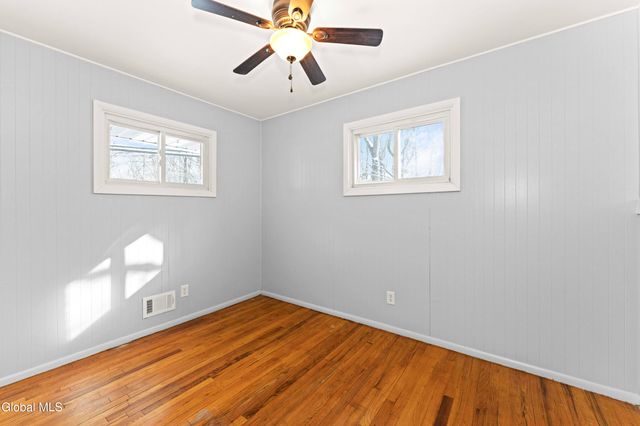 7 Bridle Path, Colonie, NY 12205