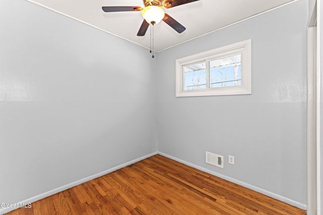 7 Bridle Path, Colonie, NY 12205