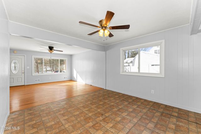 7 Bridle Path, Colonie, NY 12205