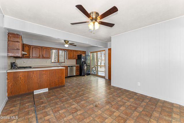 7 Bridle Path, Colonie, NY 12205