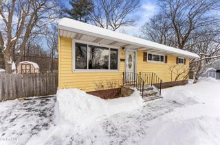 7 Bridle Path, Colonie, NY 12205