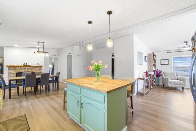 1 Longwood Lane, Merrimack, NH 03054