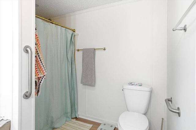 1 Longwood Lane, Merrimack, NH 03054