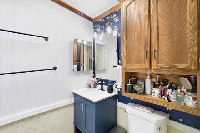 1 Longwood Lane, Merrimack, NH 03054