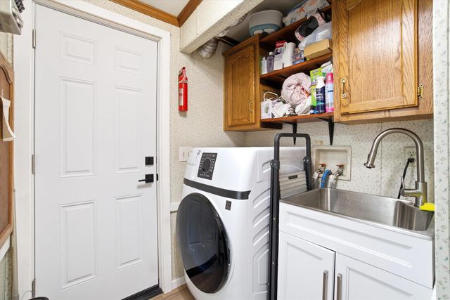 1 Longwood Lane, Merrimack, NH 03054