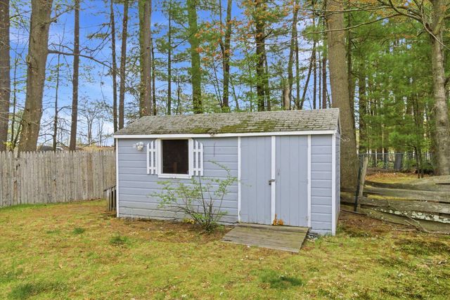 1 Longwood Lane, Merrimack, NH 03054