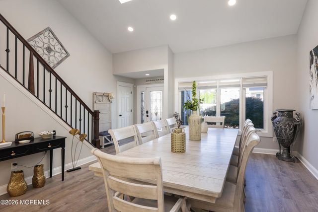 99 Oak Glen Road, Toms River, NJ 08753