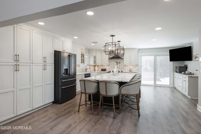 99 Oak Glen Road, Toms River, NJ 08753
