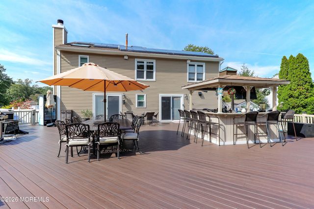 99 Oak Glen Road, Toms River, NJ 08753