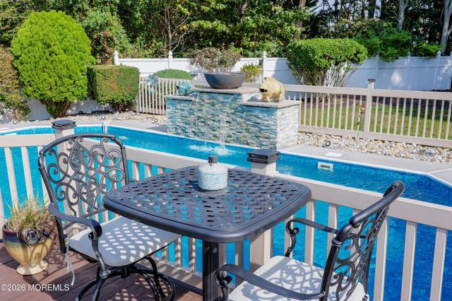 99 Oak Glen Road, Toms River, NJ 08753