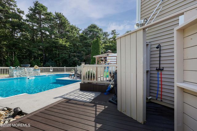 99 Oak Glen Road, Toms River, NJ 08753