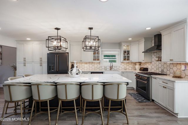99 Oak Glen Road, Toms River, NJ 08753