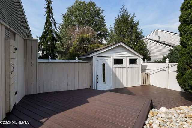 99 Oak Glen Road, Toms River, NJ 08753