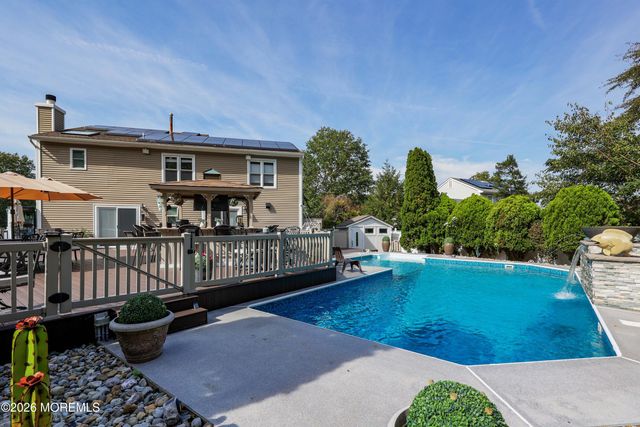 99 Oak Glen Road, Toms River, NJ 08753