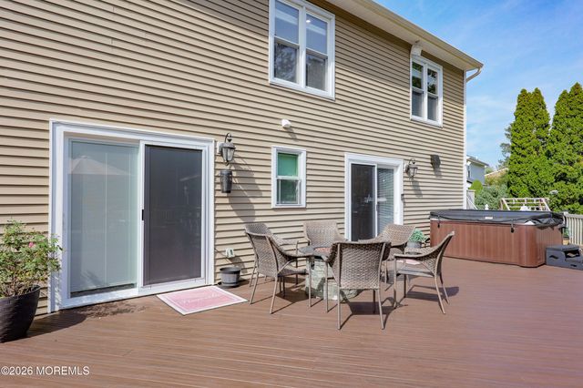 99 Oak Glen Road, Toms River, NJ 08753