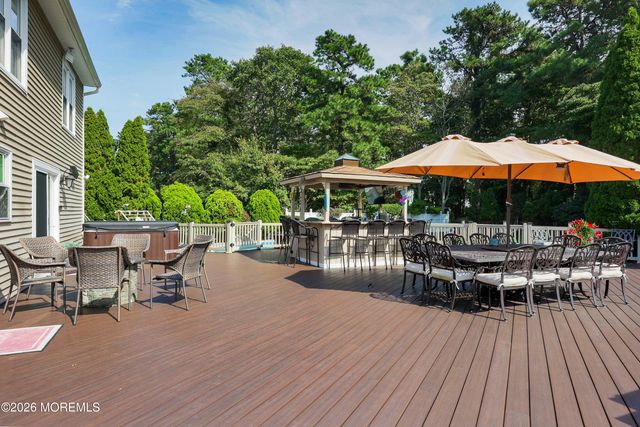 99 Oak Glen Road, Toms River, NJ 08753