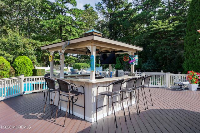 99 Oak Glen Road, Toms River, NJ 08753