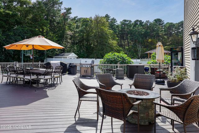 99 Oak Glen Road, Toms River, NJ 08753