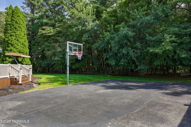 99 Oak Glen Road, Toms River, NJ 08753