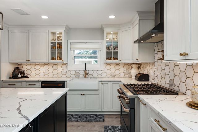 99 Oak Glen Road, Toms River, NJ 08753