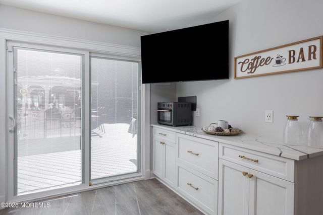 99 Oak Glen Road, Toms River, NJ 08753