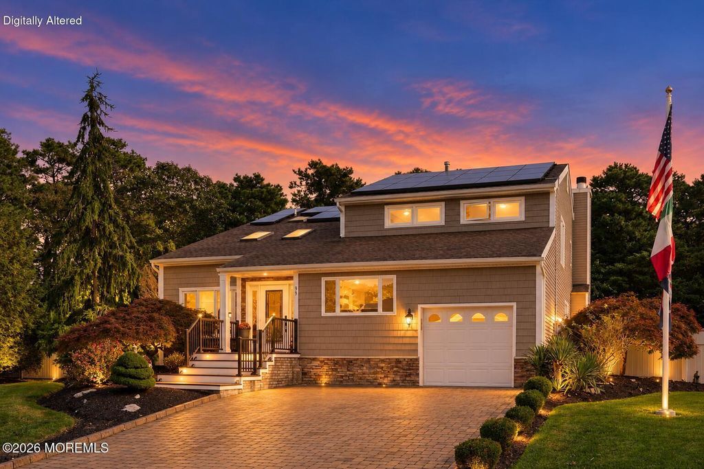 99 Oak Glen Road, Toms River, NJ 08753